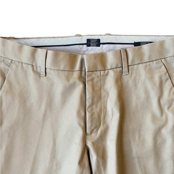 Gap Khakis Tailored Fit Straight Leg - Picture 3 of 7